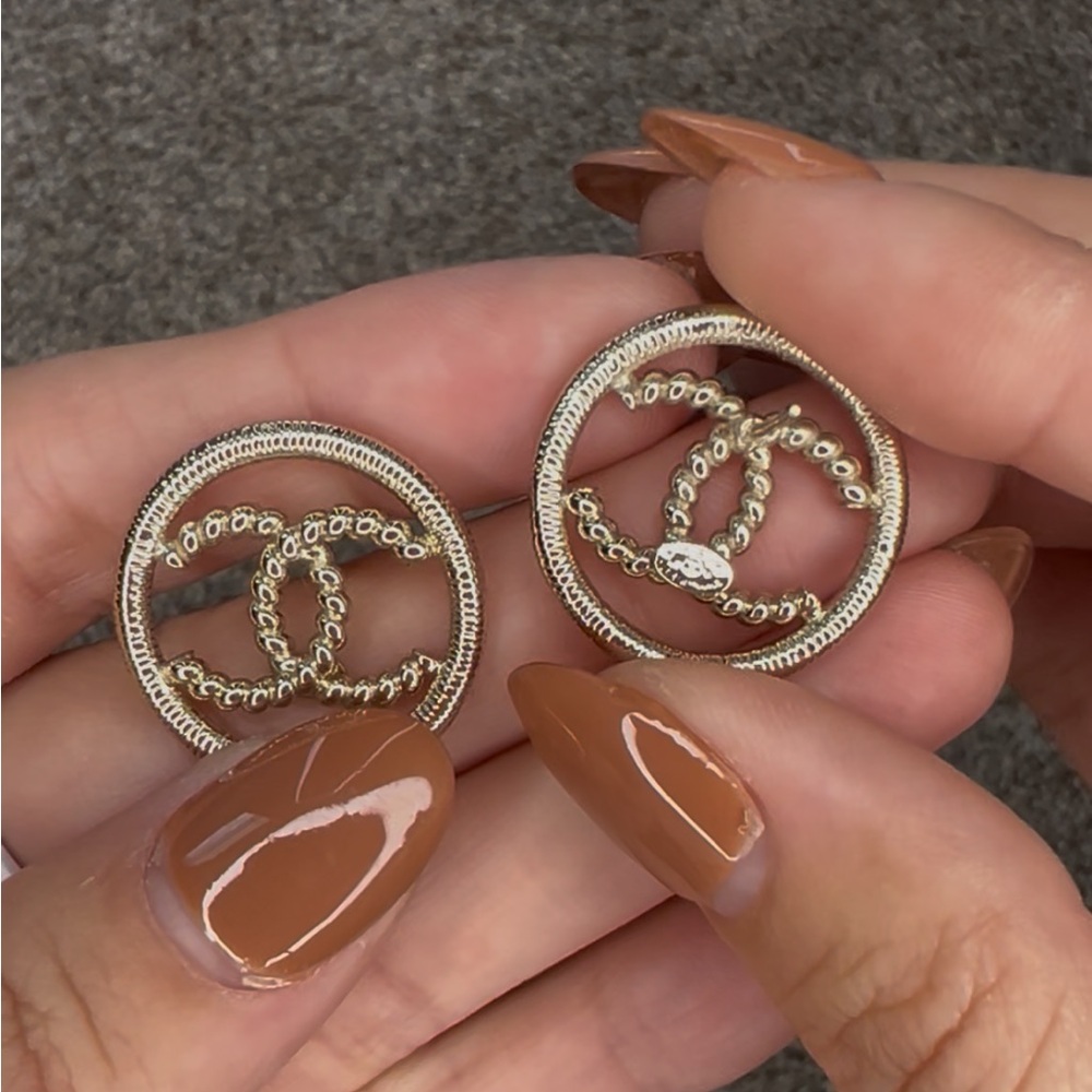 EUC Vintage Chanel Logo Gold Earrings - Picture 7 of 8